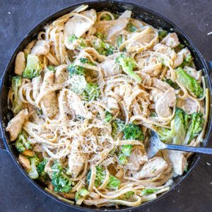 Chicken Broccoli Alfredo Recipe - Momsdish