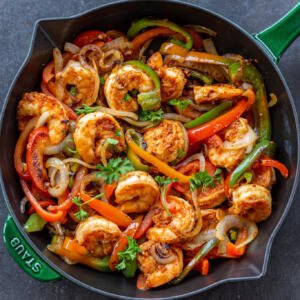 30 Minute Shrimp Fajitas (OnePan) - Momsdish