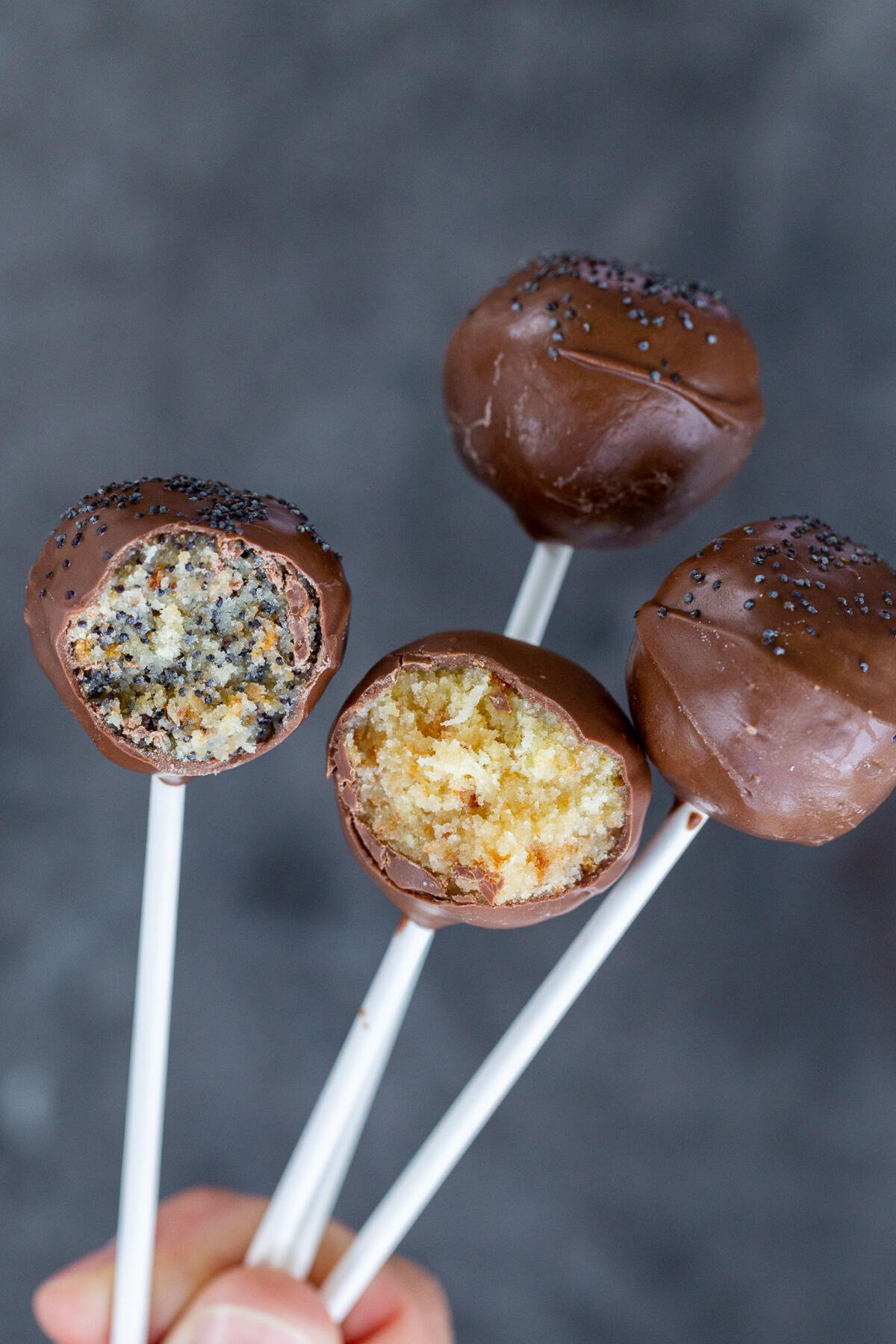 https://cdn.momsdish.com/wp-content/uploads/2023/02/How-to-Make-Cake-Pops-01-1200x1800.jpg