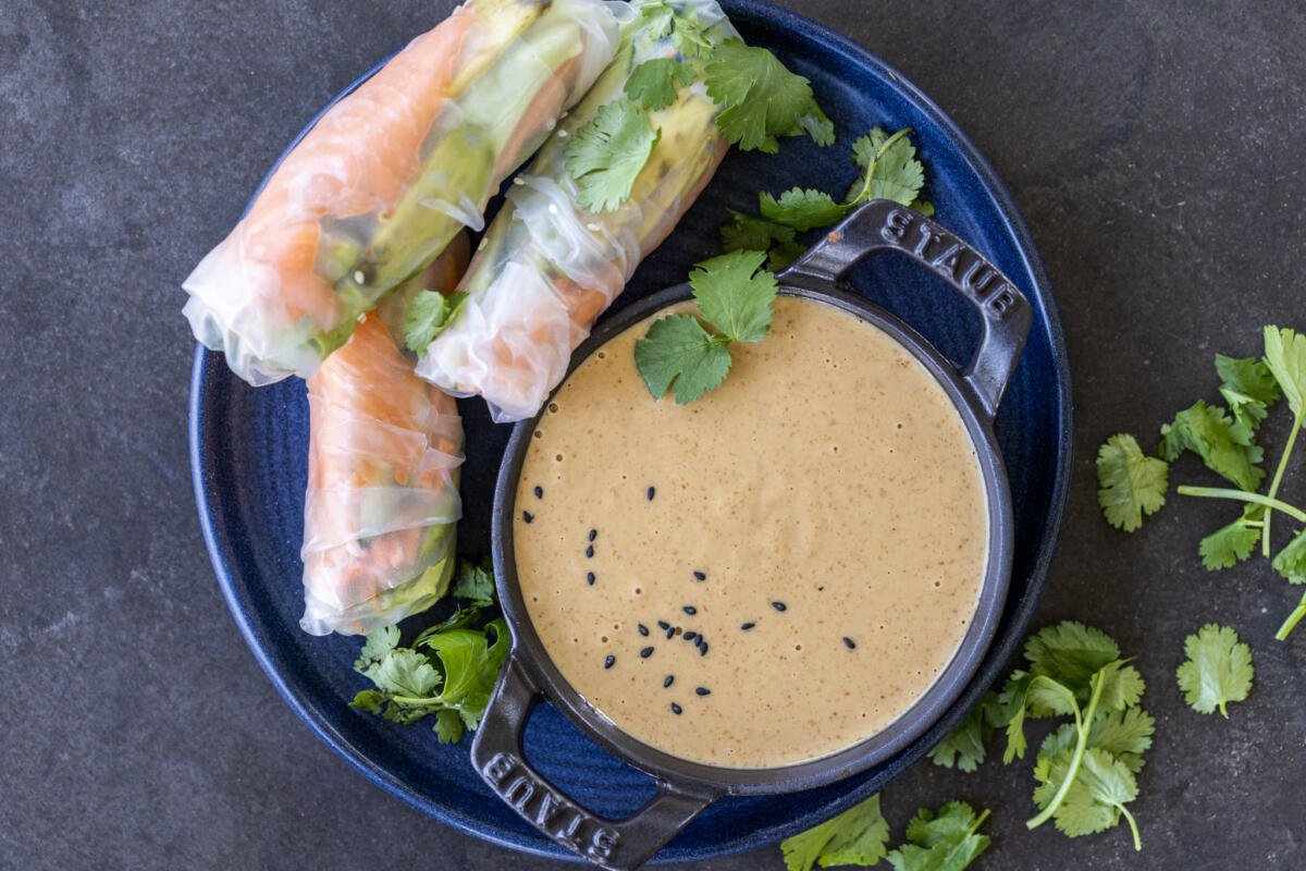 5Minute Peanut Sauce for Spring Rolls (So Creamy) Momsdish