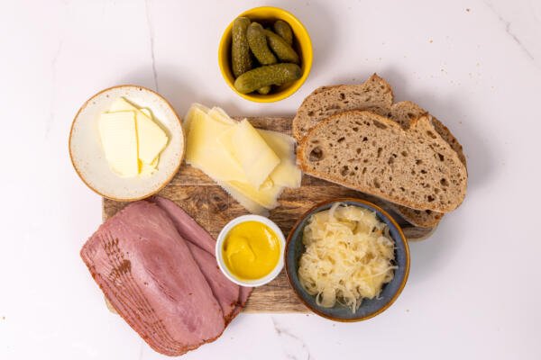 Ingredients for Pastrami Sandwich.