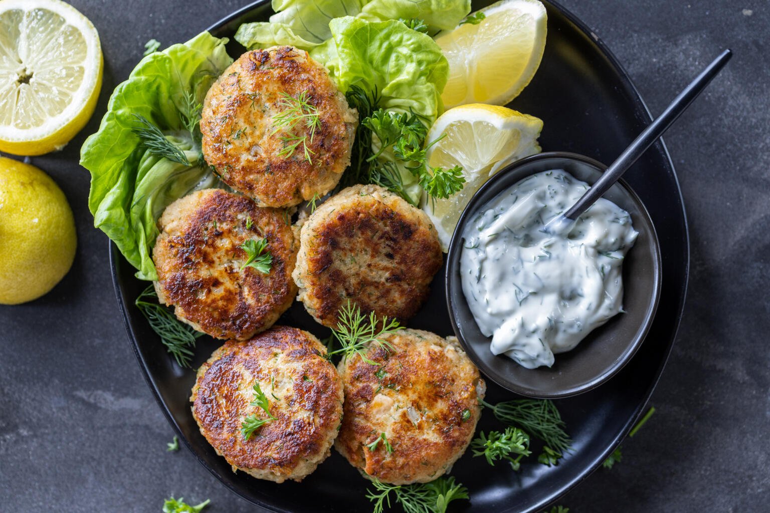 Salmon Cakes (with Canned Salmon) - Momsdish