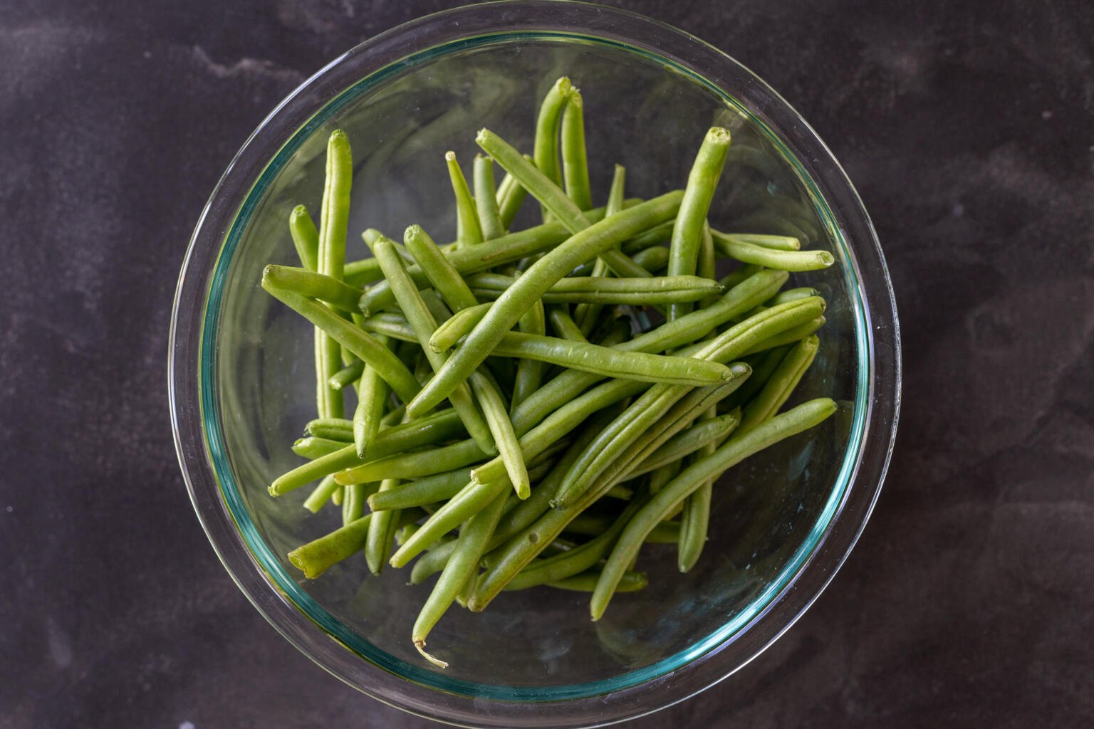 Buttery Garlic Green Beans - Momsdish