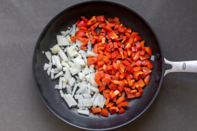 Pan with bell peppers and onion.