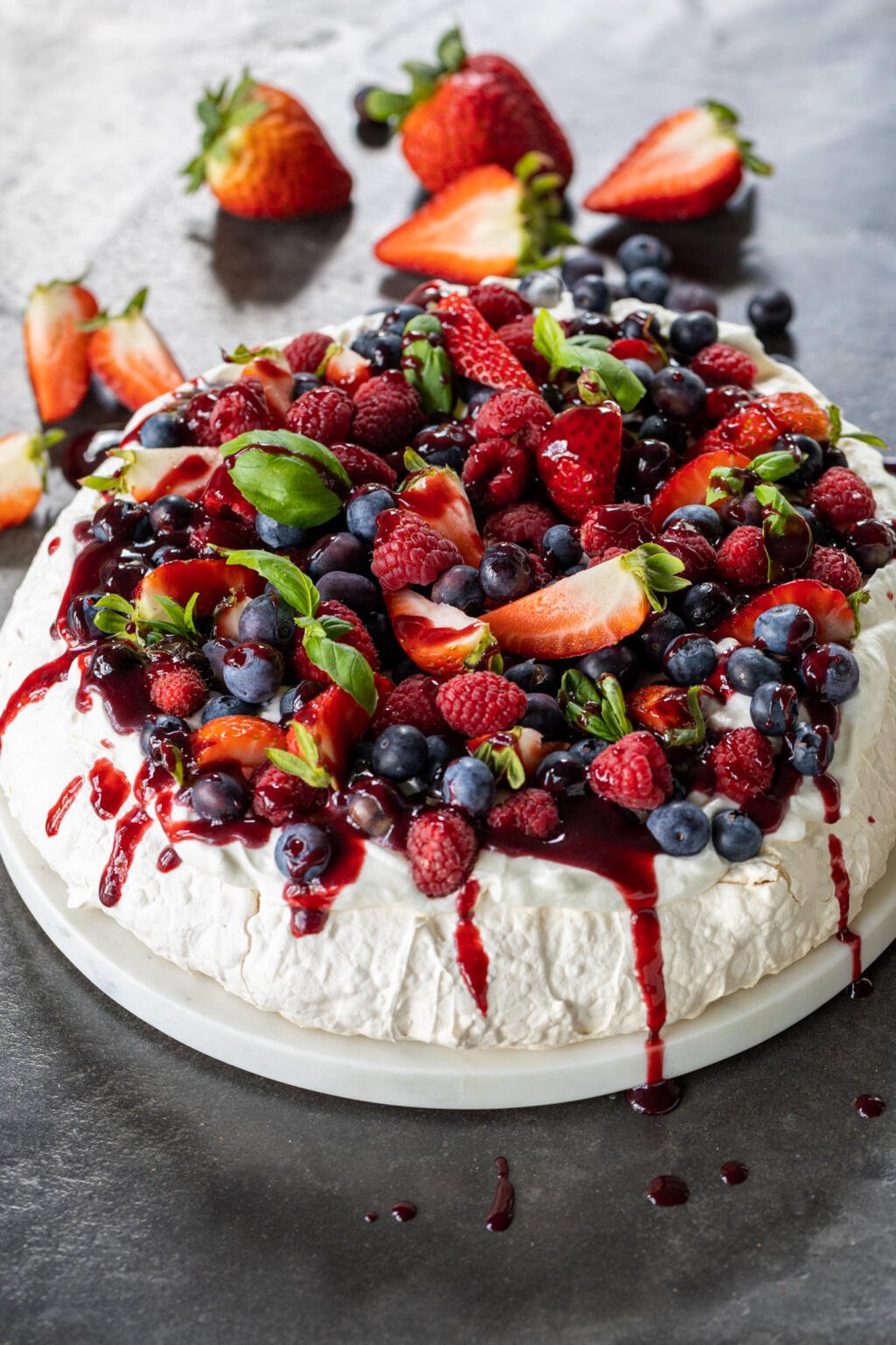 Classic Pavlova (Very Easy) - Momsdish