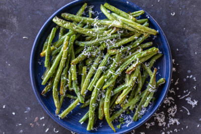 Air Fryer Green Beans on a plate.