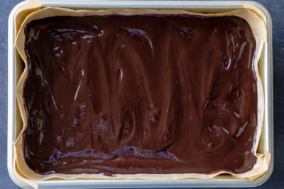 Brownie in a tray with glazer.