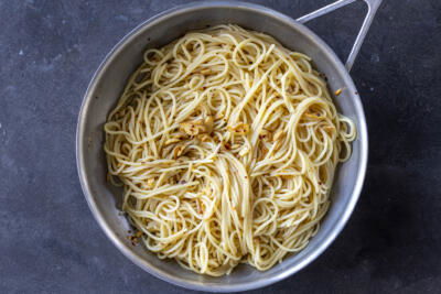 Pasta Aglio e Olio in a pan.
