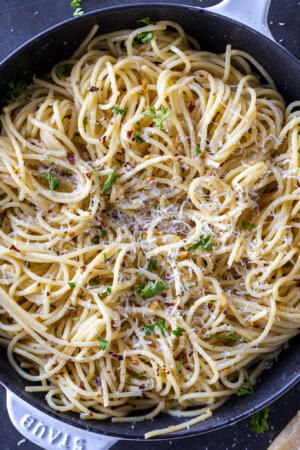 Pasta Aglio e Olio in a pan.