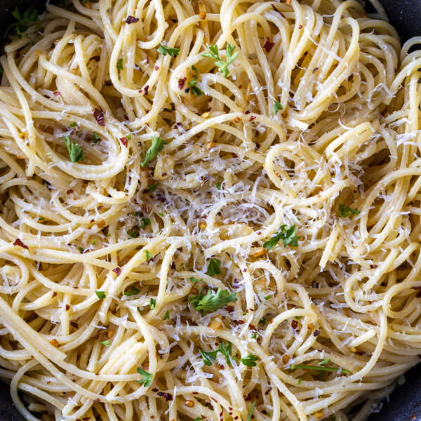 Pasta Aglio e Olio in a pan.