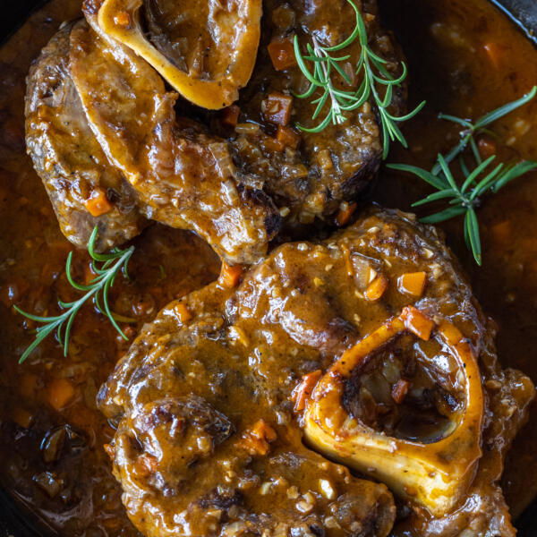 Osso Buco on a serving tray.