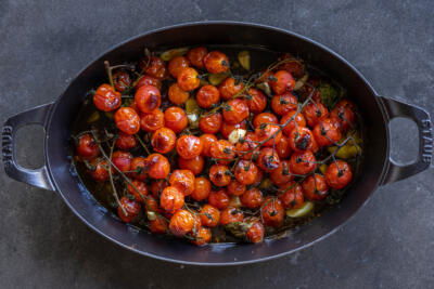 Roasted tomatoes in oil, garlic and herbs.