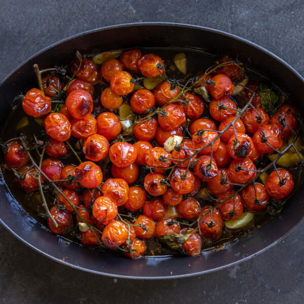 Roasted tomatoes in oil, garlic and herbs.