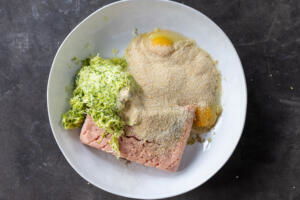 Turkey, zucchini, eggs, seasoning and bread crumbs.