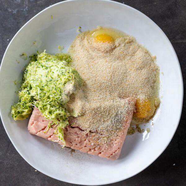 Turkey, zucchini, eggs, seasoning and bread crumbs.