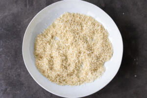 Panko, parmesan and seasoning in a bolw.