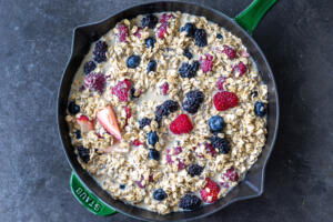 Berry oats in a pan.