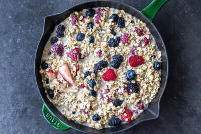 Berry oats in a pan.