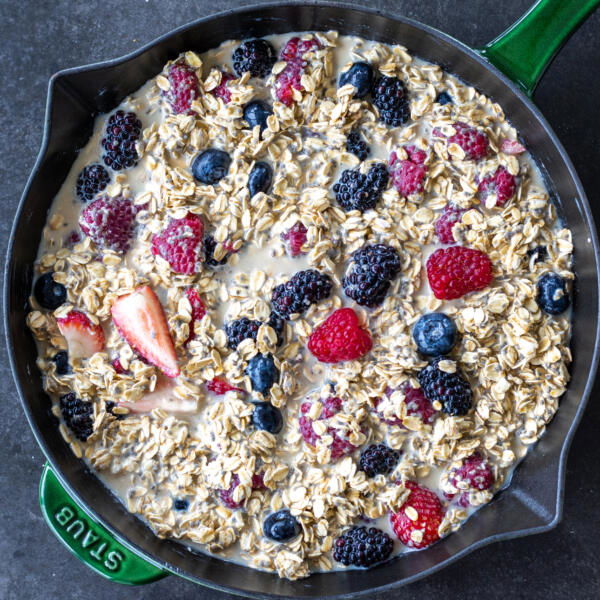 Berry oats in a pan.