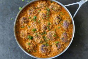 Tefteli in a creamy sauce.